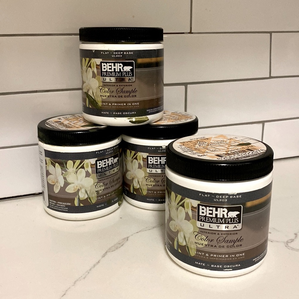 LIKE NEW💯 4 BEHR Paint Samples